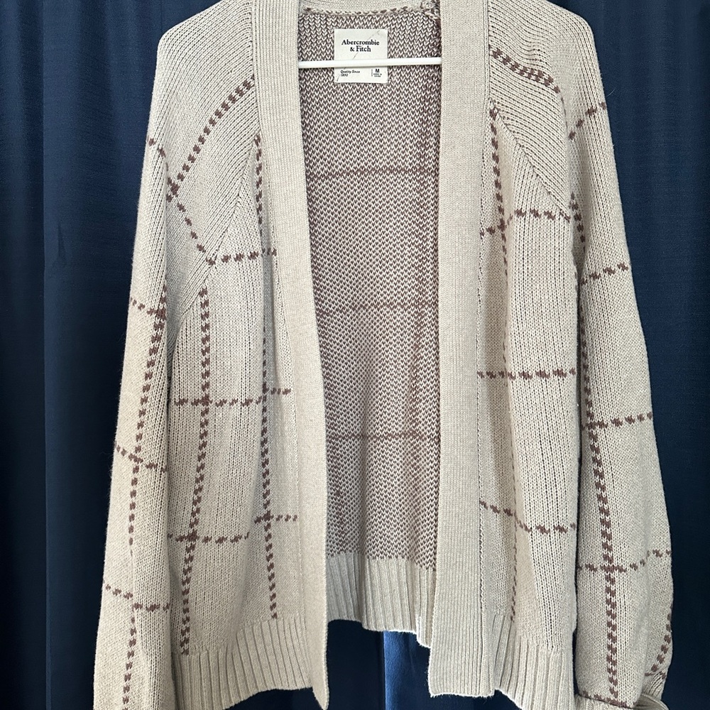 Abercrombie and fitch knit cardigan (M)